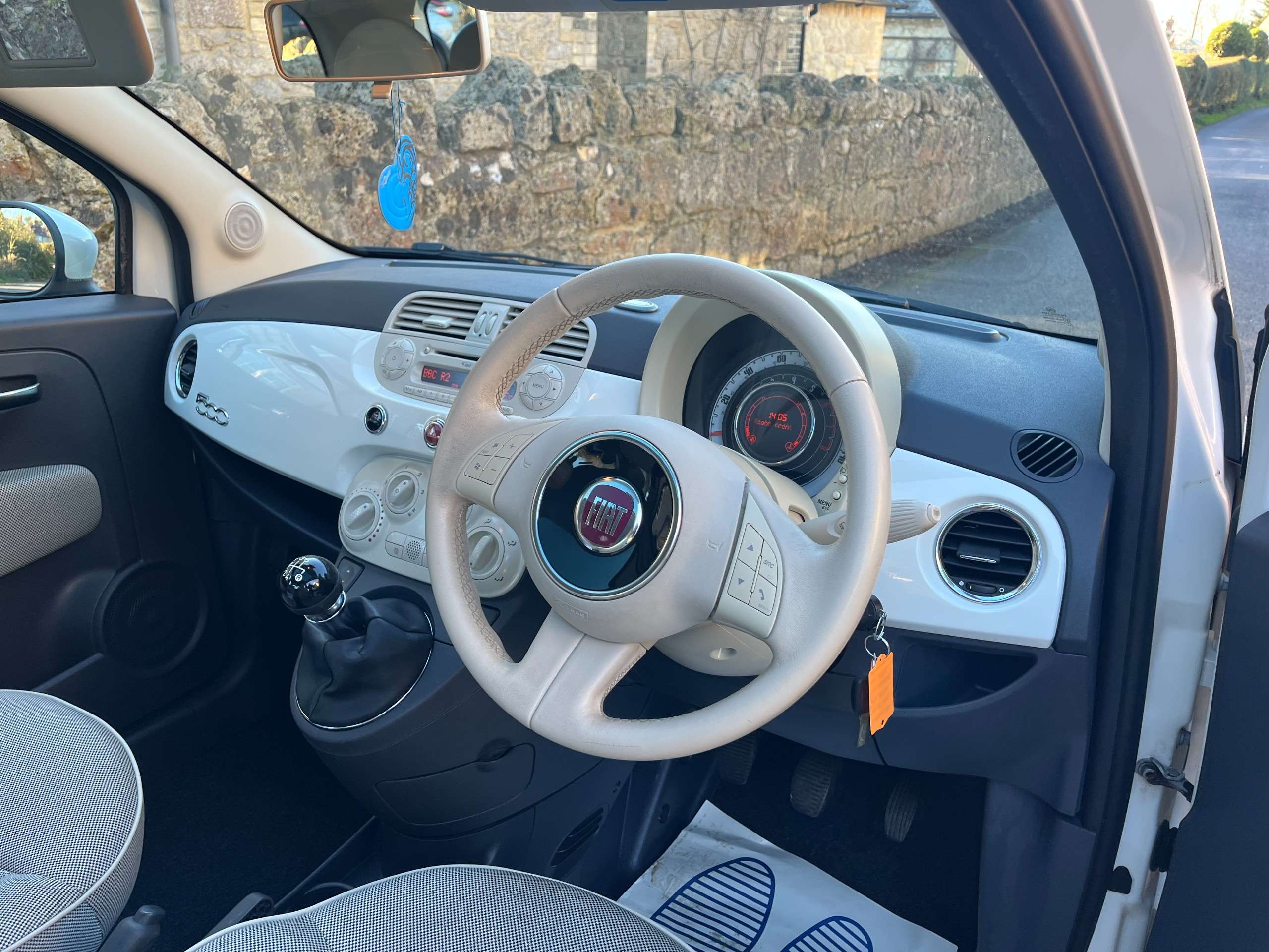 2011 FIAT 500 2011 FIAT 500