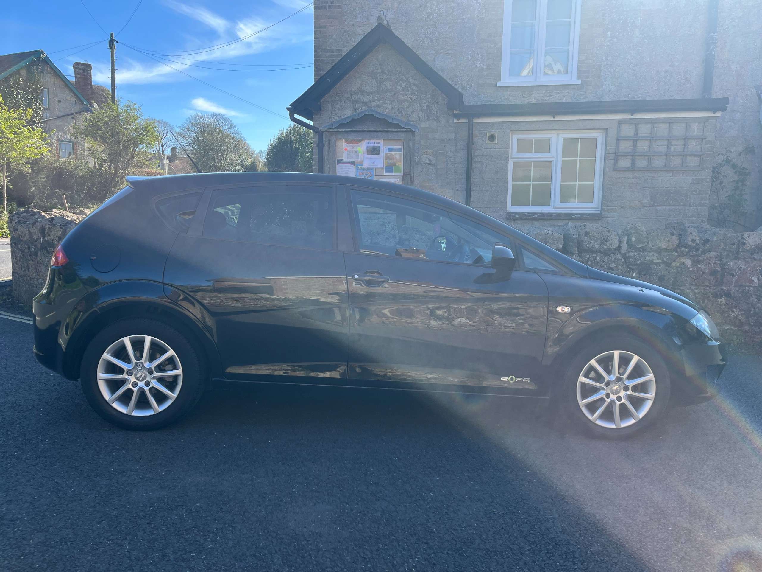 A 2011 SEAT LEON 1.6 TDI CR SE Copa Hatchback 5dr Diesel Manual Euro 5 (s/s) (105 ps) A 2011 SEAT LEON 1.6 TDI CR SE Copa Hatchback 5dr Diesel Manual Euro 5 (s/s) (105 ps)