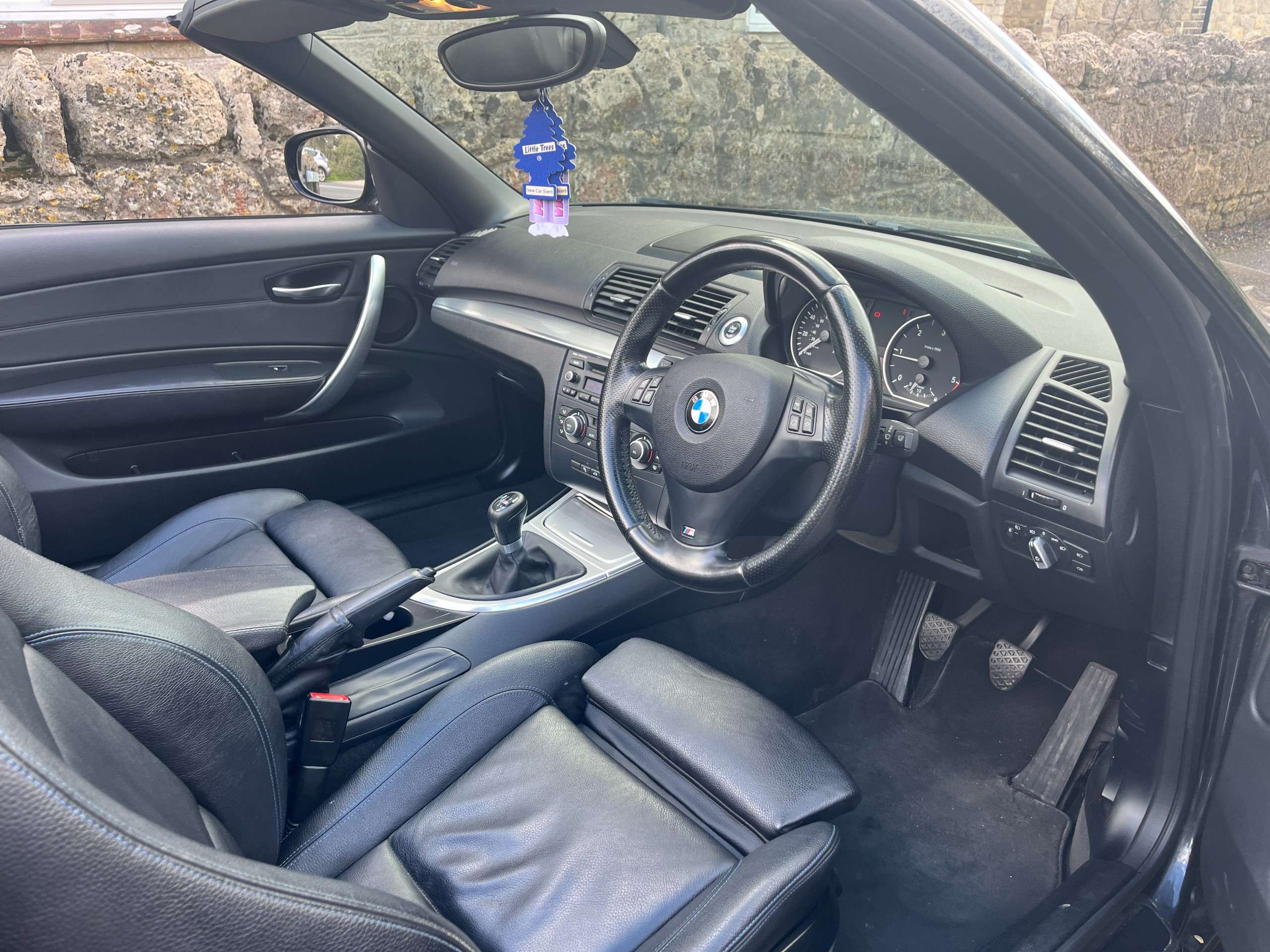 A 2013 BMW 1 SERIES 2.0 118d Sport Plus Edition Convertible 2dr Diesel Manual Euro 5 (s/s) (143 ps) A 2013 BMW 1 SERIES 2.0 118d Sport Plus Edition Convertible 2dr Diesel Manual Euro 5 (s/s) (143 ps)