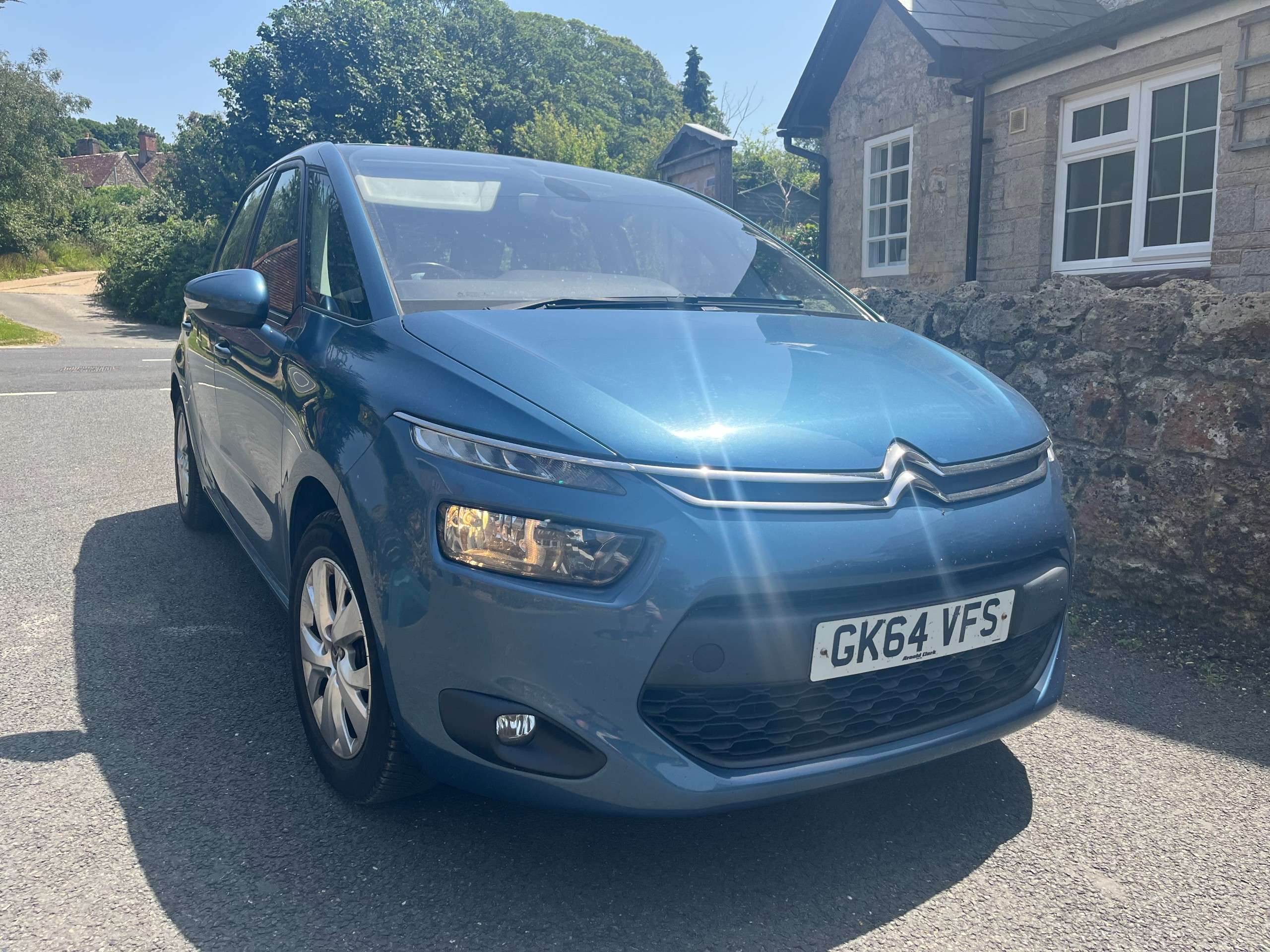 A 2014 CITROEN C4 PICASSO 1.6 HDi VTR+ MPV 5dr Diesel Manual Euro 5 (90 ps) A 2014 CITROEN C4 PICASSO 1.6 HDi VTR+ MPV 5dr Diesel Manual Euro 5 (90 ps)