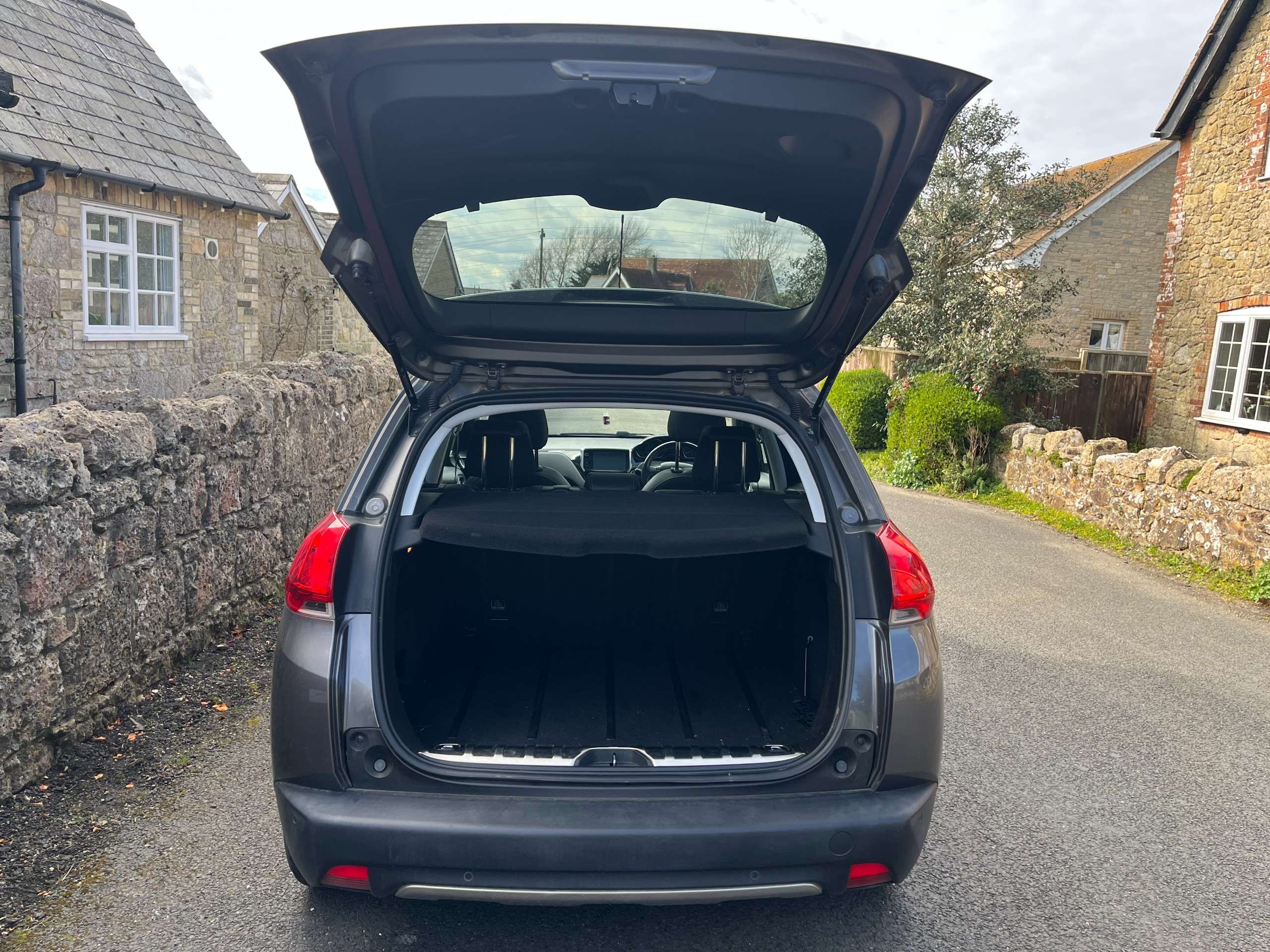 2013 PEUGEOT 2008 2013 PEUGEOT 2008