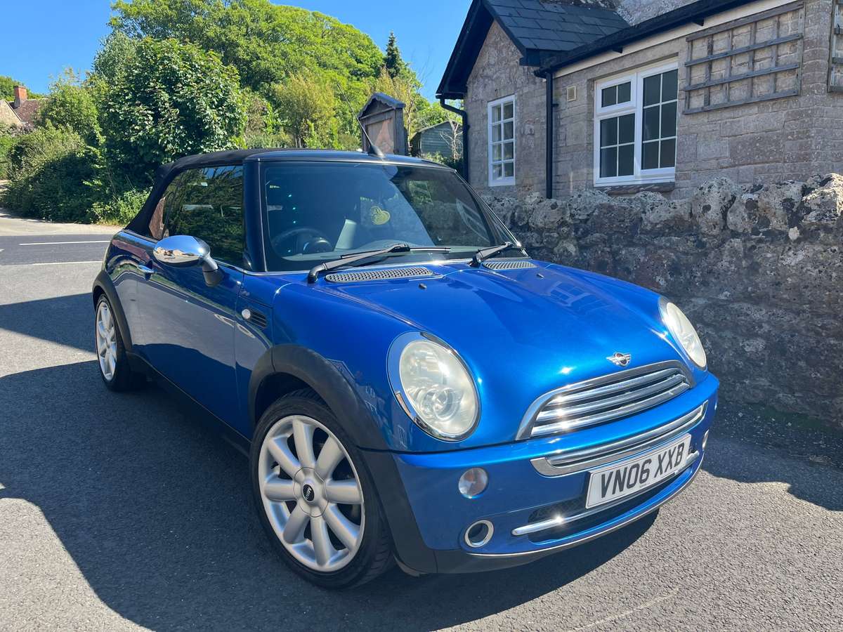 Check out this Mini Hatch Cooper 2006 Petrol Manual