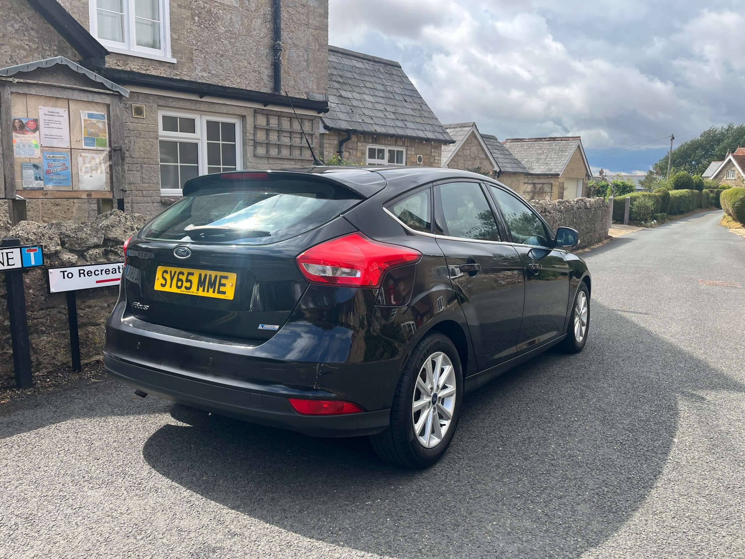 A 2015 FORD FOCUS 1.6 TDCi Titanium Hatchback 5dr Diesel Manual Euro 5 (s/s) (115 ps) A 2015 FORD FOCUS 1.6 TDCi Titanium Hatchback 5dr Diesel Manual Euro 5 (s/s) (115 ps)