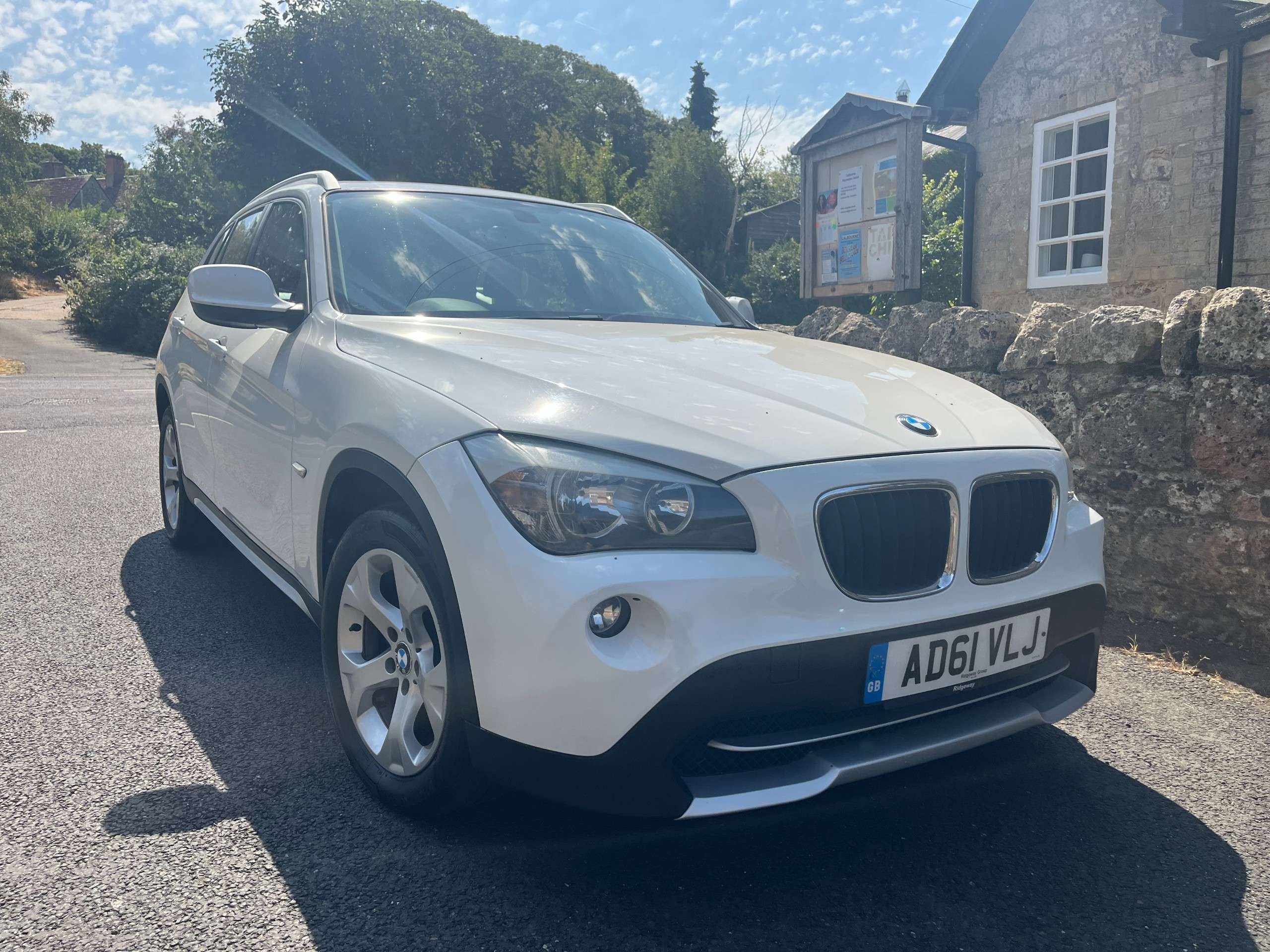 A 2011 BMW X1 2.0 18d SE SUV 5dr Diesel Manual sDrive Euro 5 (s/s) (143 ps) A 2011 BMW X1 2.0 18d SE SUV 5dr Diesel Manual sDrive Euro 5 (s/s) (143 ps)