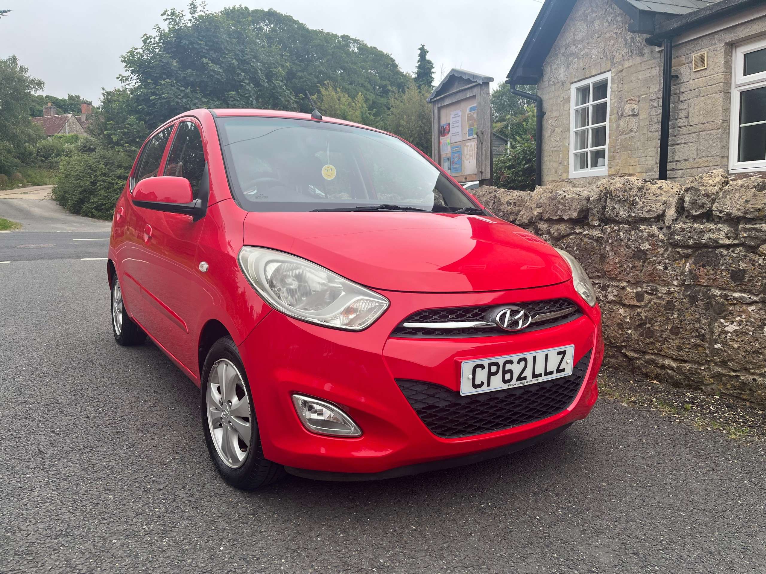 A 2012 HYUNDAI I10 1.2 Active Hatchback 5dr Petrol Manual Euro 5 (85 bhp) A 2012 HYUNDAI I10 1.2 Active Hatchback 5dr Petrol Manual Euro 5 (85 bhp)
