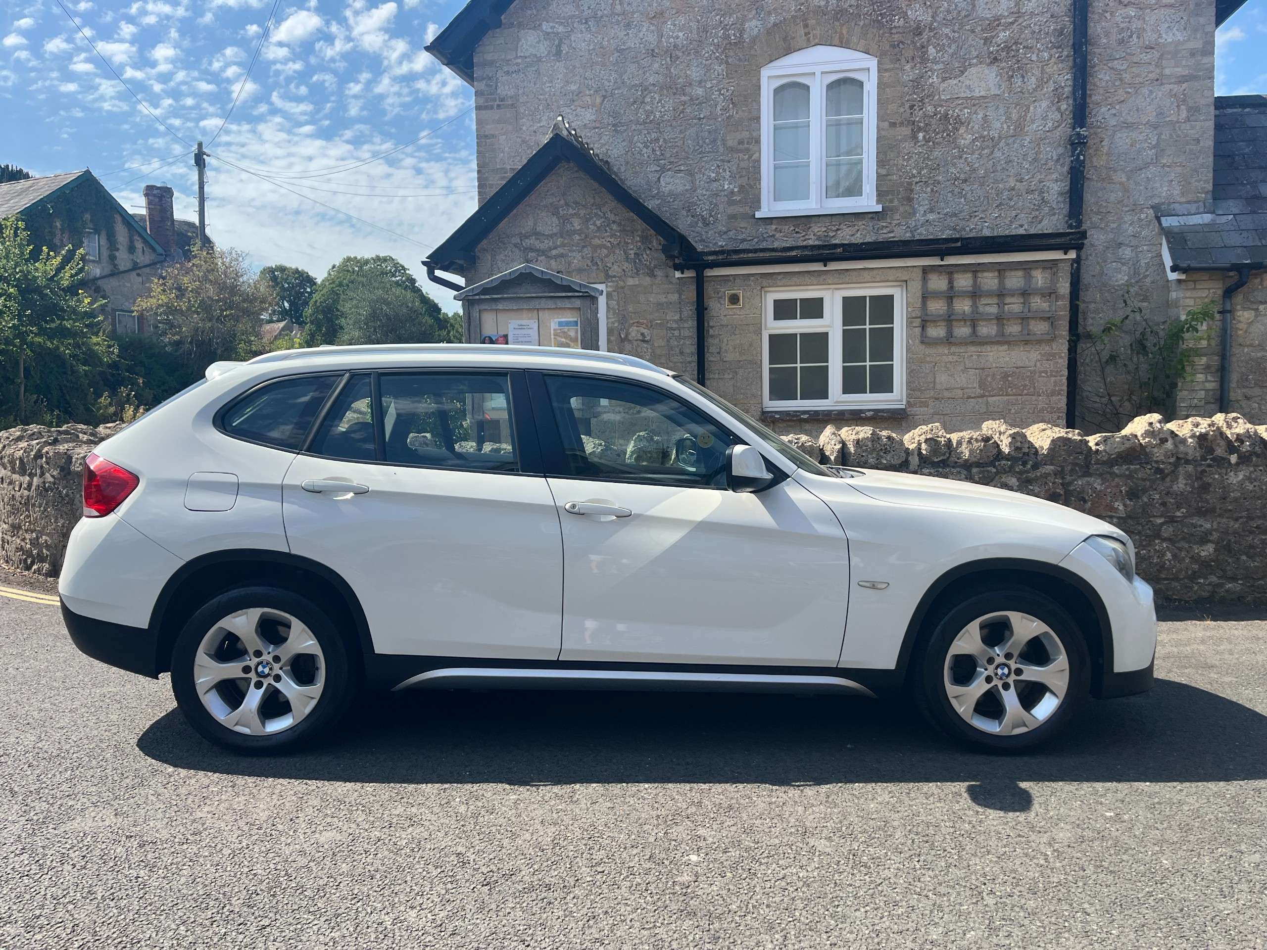 A 2011 BMW X1 2.0 18d SE SUV 5dr Diesel Manual sDrive Euro 5 (s/s) (143 ps) A 2011 BMW X1 2.0 18d SE SUV 5dr Diesel Manual sDrive Euro 5 (s/s) (143 ps)