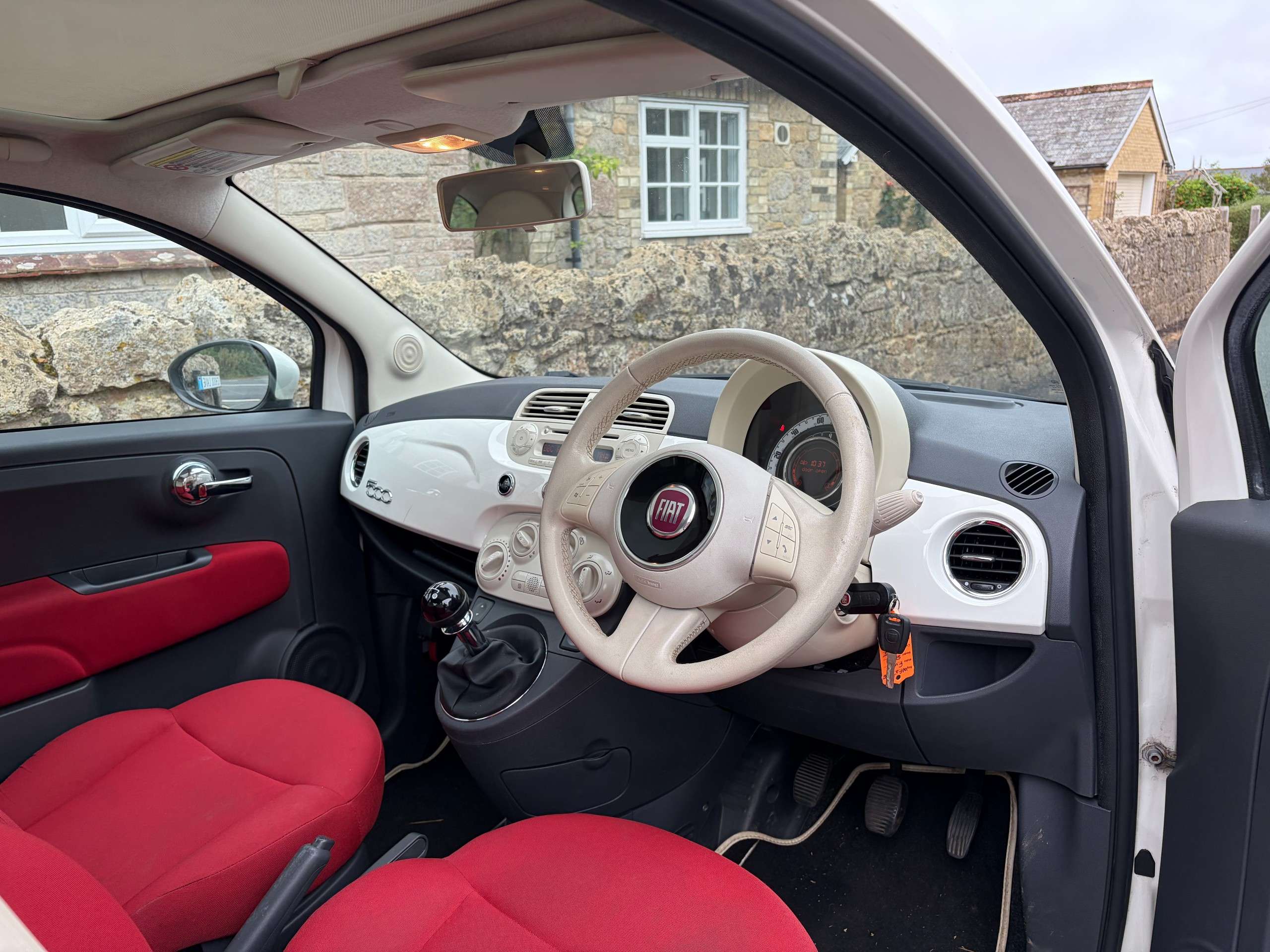 A 2013 FIAT 500 1.2 Lounge Hatchback 3dr Petrol Manual Euro 4 (69 bhp) A 2013 FIAT 500 1.2 Lounge Hatchback 3dr Petrol Manual Euro 4 (69 bhp)