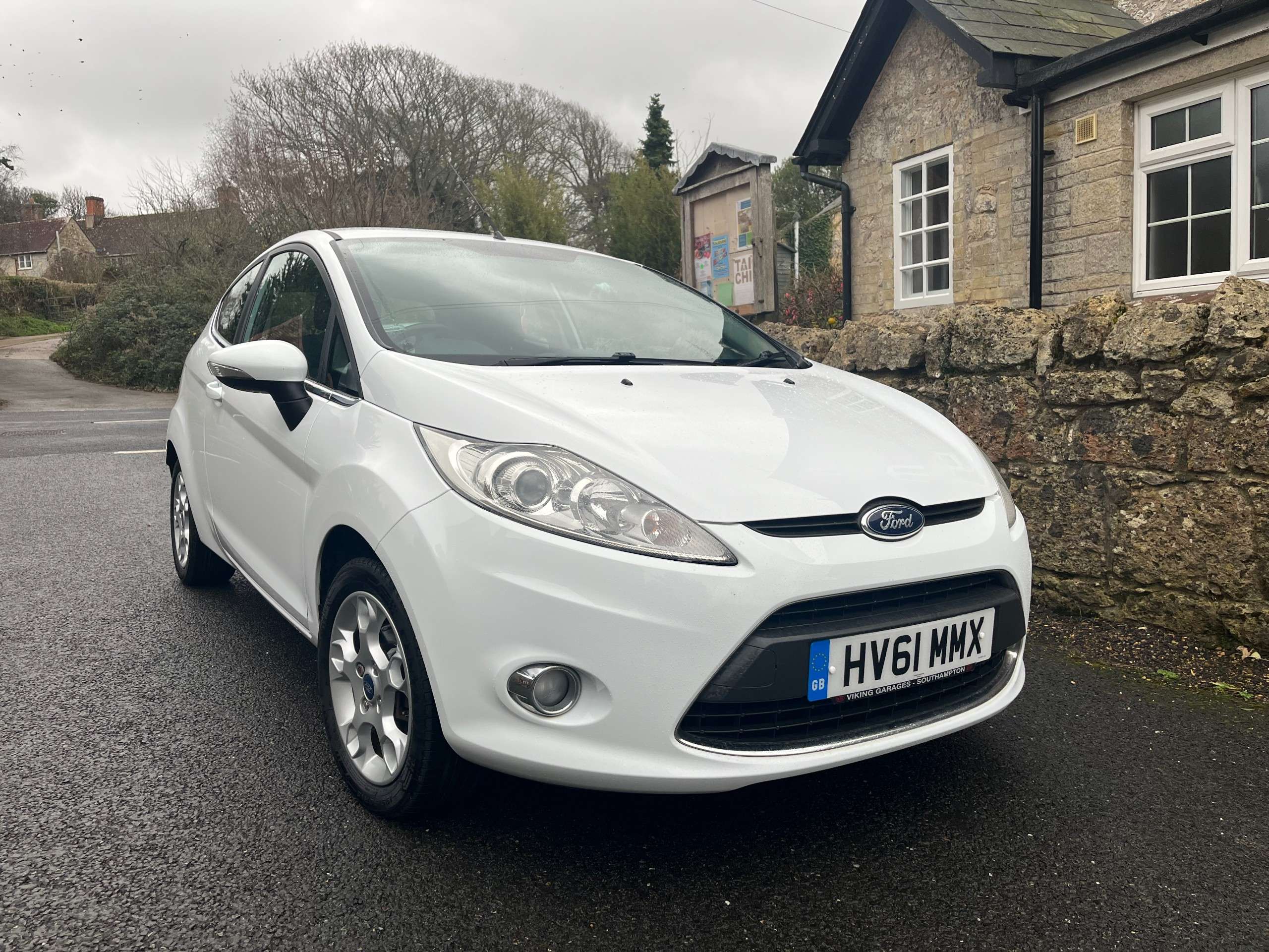 A 2011 FORD FIESTA 1.25 Zetec Hatchback 3dr Petrol Manual (129 g/km, 81 bhp) A 2011 FORD FIESTA 1.25 Zetec Hatchback 3dr Petrol Manual (129 g/km, 81 bhp)