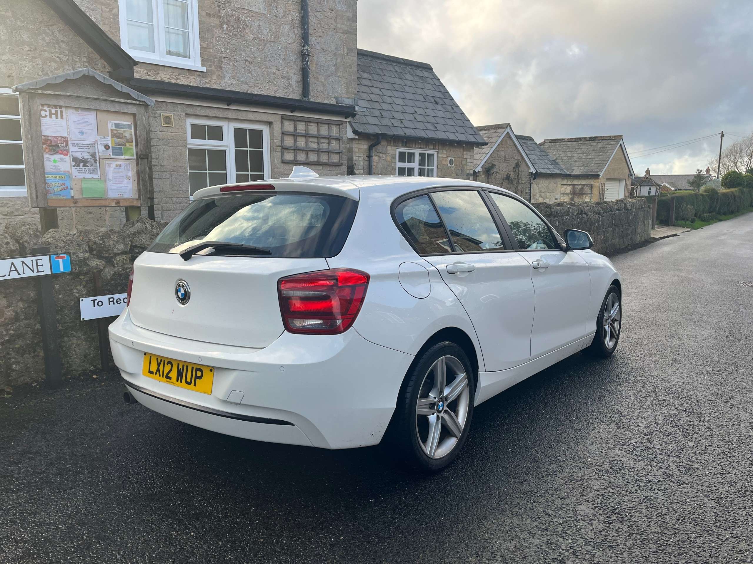 A 2012 BMW 1 SERIES 1.6 116i Sport Hatchback 5dr Petrol Manual Euro 5 (s/s) (136 ps) A 2012 BMW 1 SERIES 1.6 116i Sport Hatchback 5dr Petrol Manual Euro 5 (s/s) (136 ps)