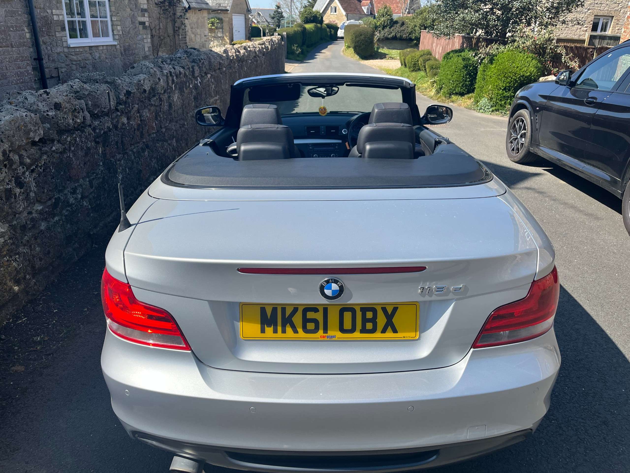 A 2011 BMW 1 SERIES 118D M SPORT 2-Door A 2011 BMW 1 SERIES 118D M SPORT 2-Door