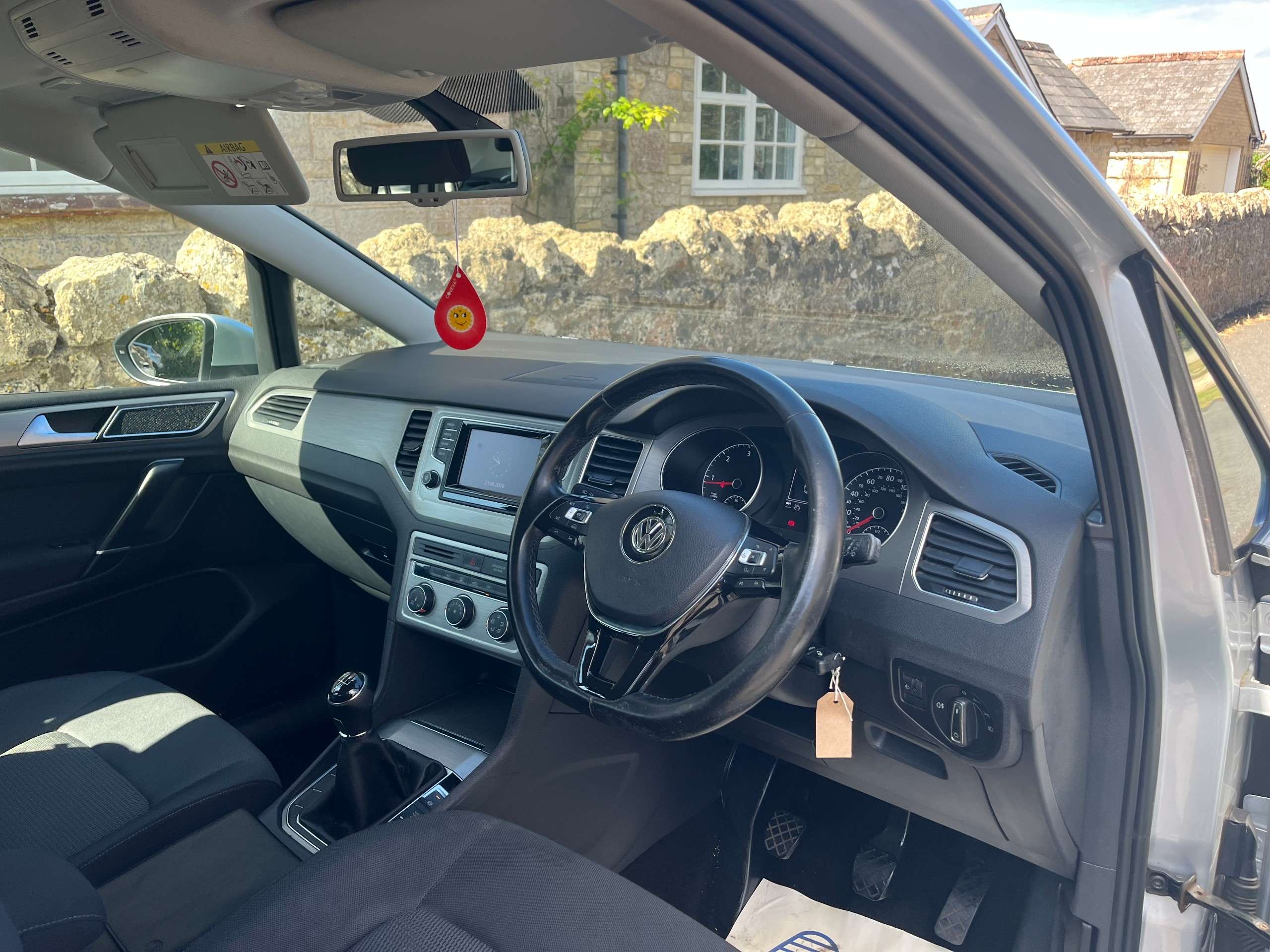 A 2015 VOLKSWAGEN GOLF SV 1.6 TDI BlueMotion Tech SE MPV 5dr Diesel Manual Euro 6 (s/s) (110 ps) A 2015 VOLKSWAGEN GOLF SV 1.6 TDI BlueMotion Tech SE MPV 5dr Diesel Manual Euro 6 (s/s) (110 ps)
