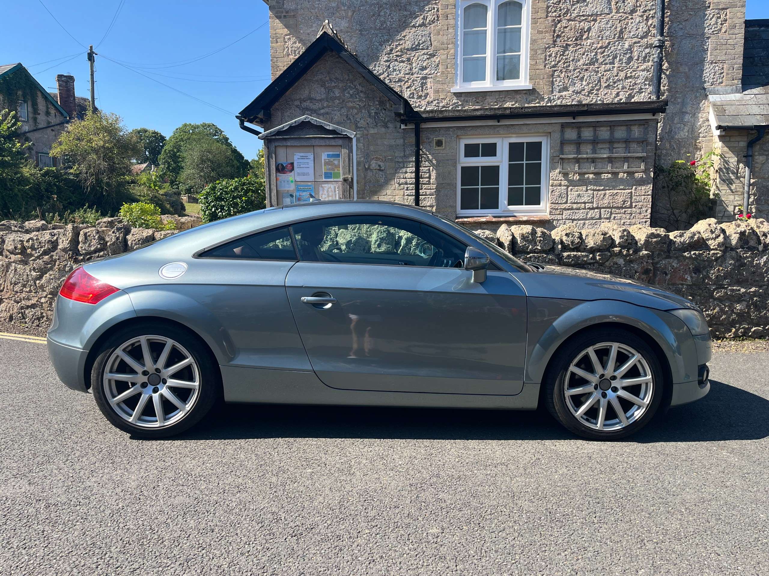 A 2007 AUDI TT 2.0 TFSI Coupe 3dr Petrol Manual Euro 4 (200 ps) A 2007 AUDI TT 2.0 TFSI Coupe 3dr Petrol Manual Euro 4 (200 ps)