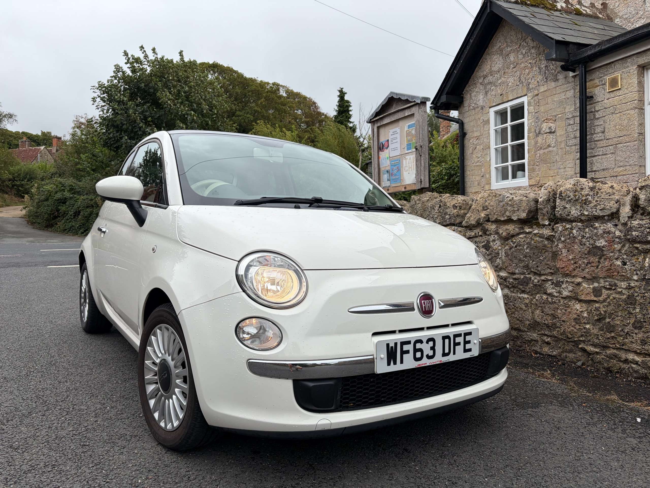 A 2013 FIAT 500 1.2 Lounge Hatchback 3dr Petrol Manual Euro 4 (69 bhp) A 2013 FIAT 500 1.2 Lounge Hatchback 3dr Petrol Manual Euro 4 (69 bhp)