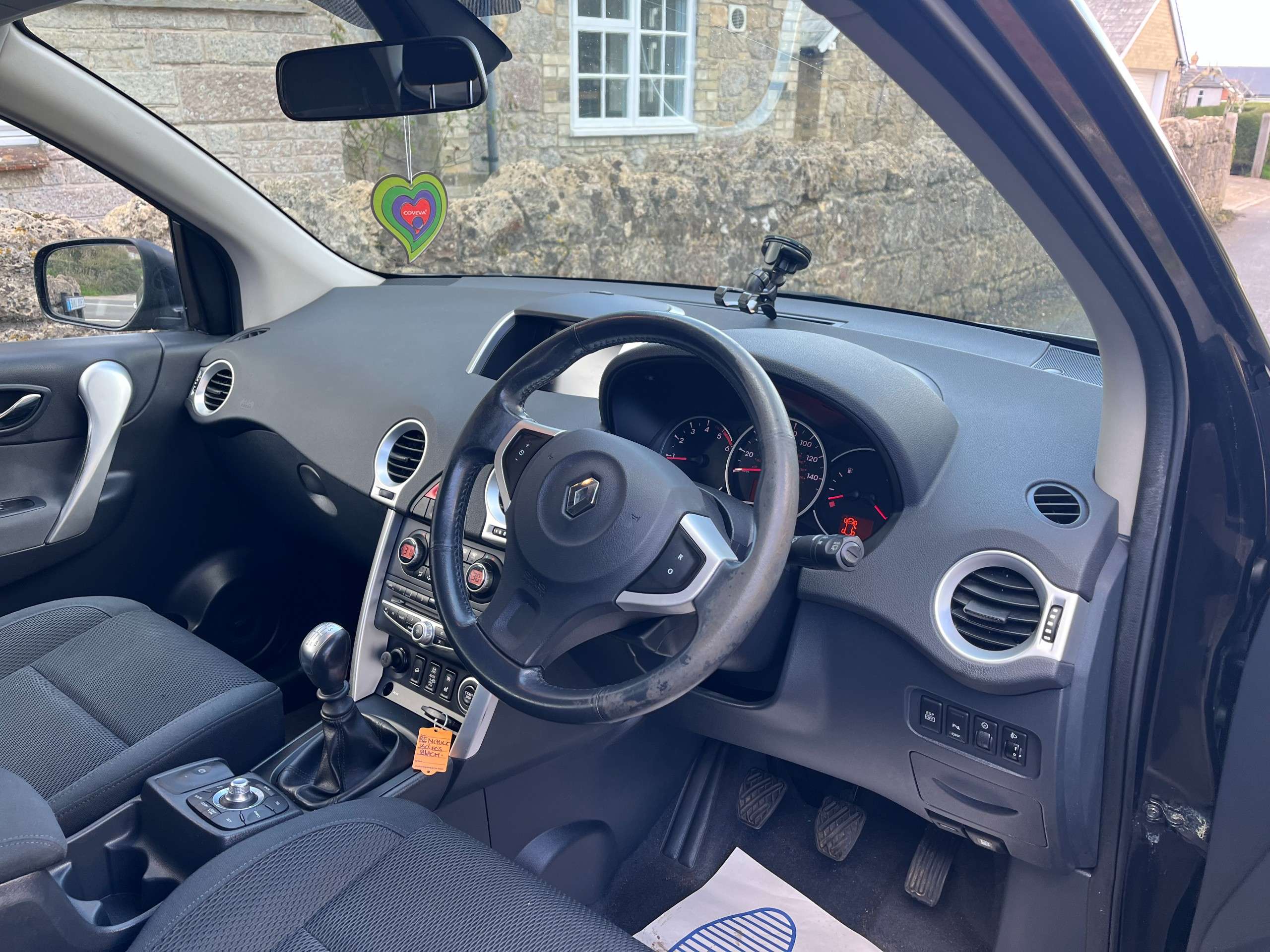 A 2010 RENAULT KOLEOS 2.0 dCi Dynamique S SNav SUV 5dr Diesel Manual 4WD Euro 4 (150 ps) A 2010 RENAULT KOLEOS 2.0 dCi Dynamique S SNav SUV 5dr Diesel Manual 4WD Euro 4 (150 ps)