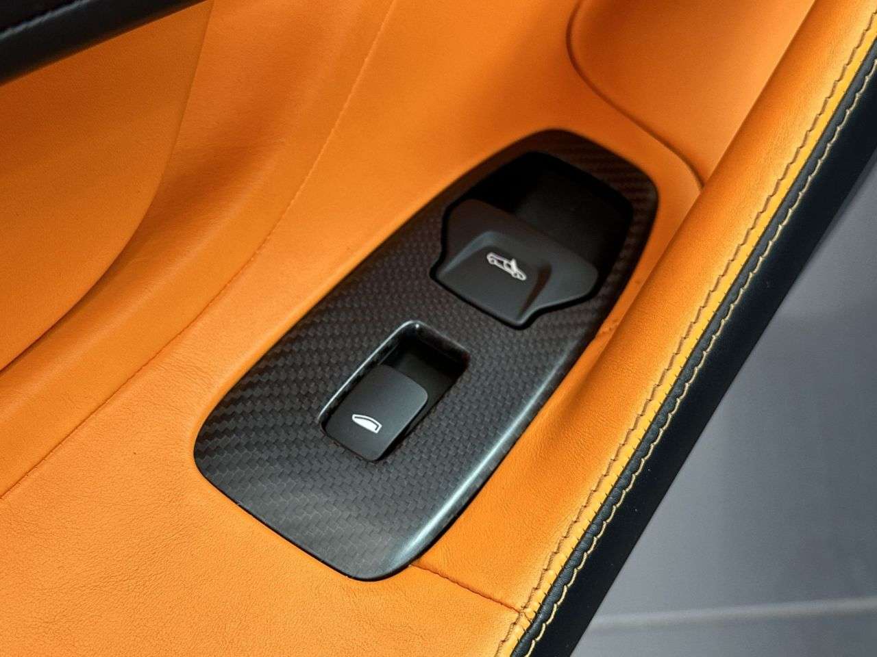 2011 MCLAREN 570S 2011 MCLAREN 570S