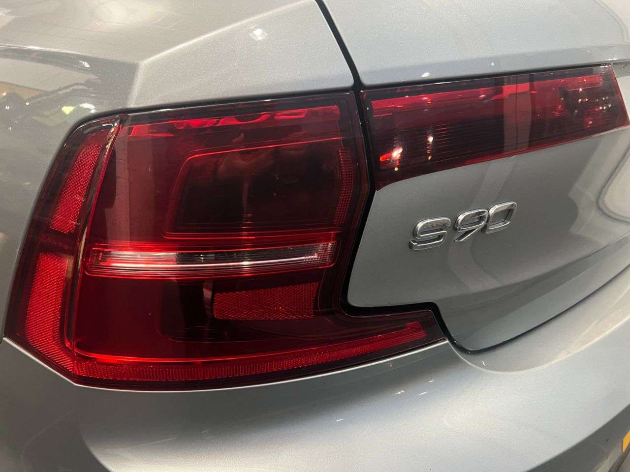 2018 VOLVO S90 2018 VOLVO S90