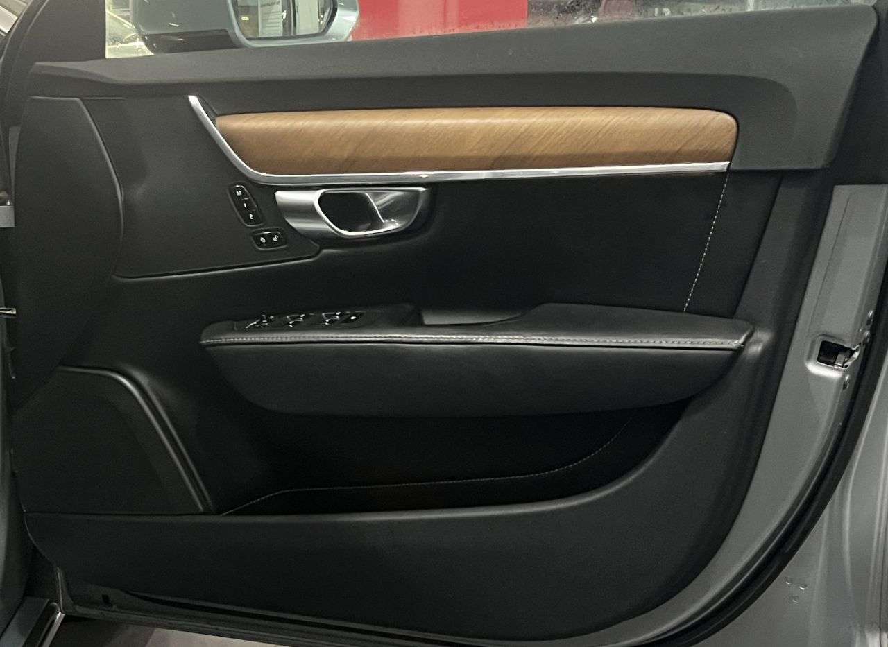 2018 VOLVO S90 2018 VOLVO S90