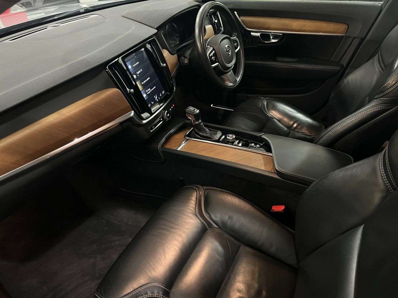 2018 VOLVO S90 2018 VOLVO S90