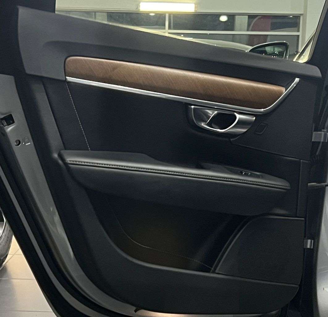 2018 VOLVO S90 2018 VOLVO S90