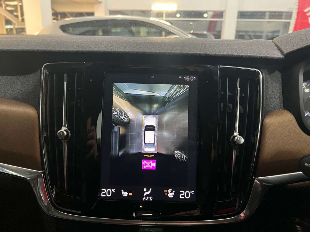 2018 VOLVO S90 2018 VOLVO S90