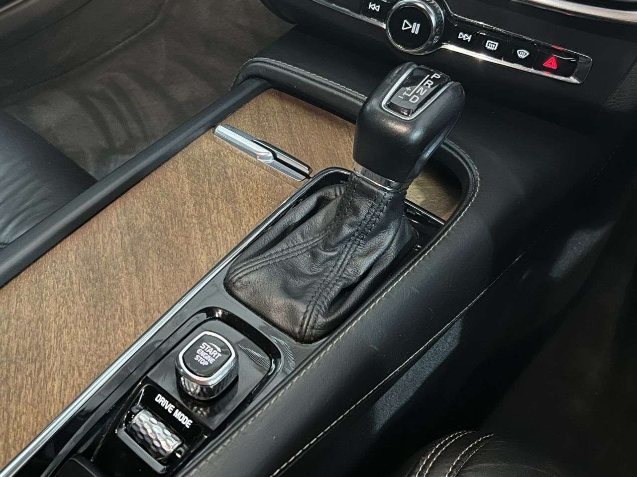 2018 VOLVO S90 2018 VOLVO S90