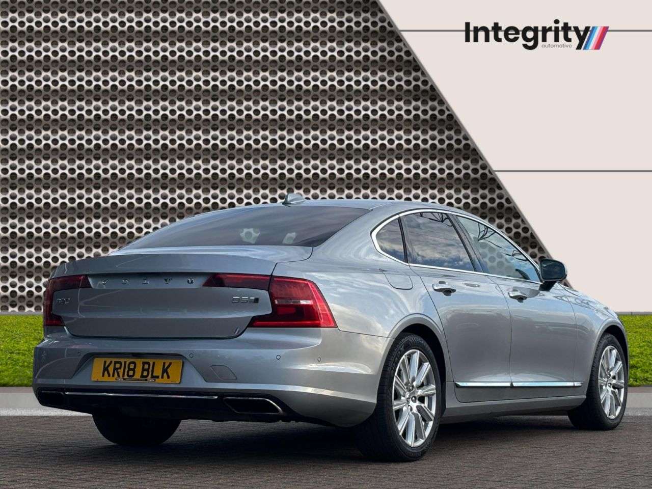 A 2018 VOLVO S90 2.0 D5 PowerPulse Inscription Saloon 4dr Diesel Auto AWD Euro 6 (s/s) (235 A 2018 VOLVO S90 2.0 D5 PowerPulse Inscription Saloon 4dr Diesel Auto AWD Euro 6 (s/s) (235