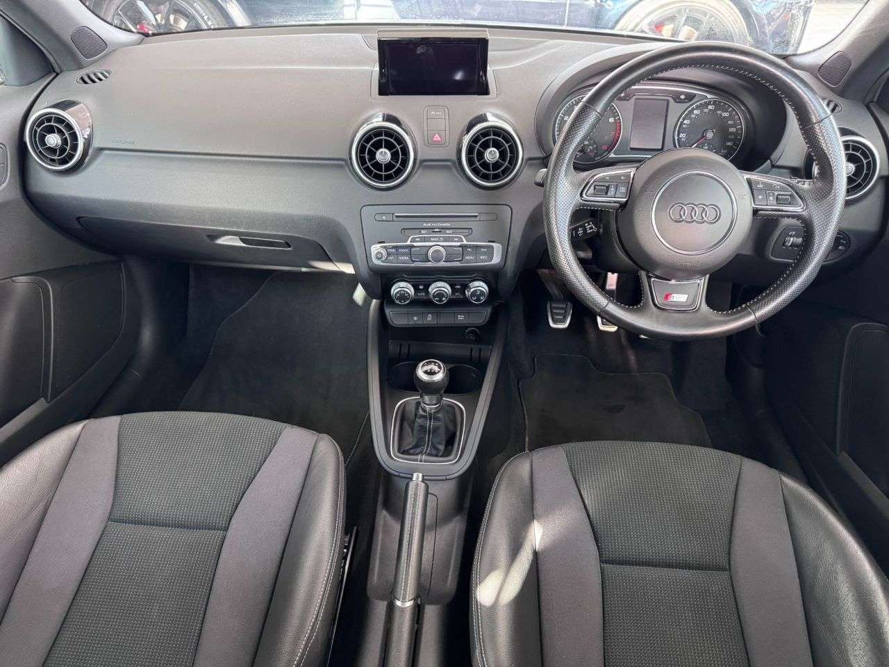 2016 AUDI A1 2016 AUDI A1