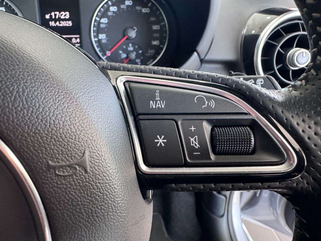 2016 AUDI A1 2016 AUDI A1