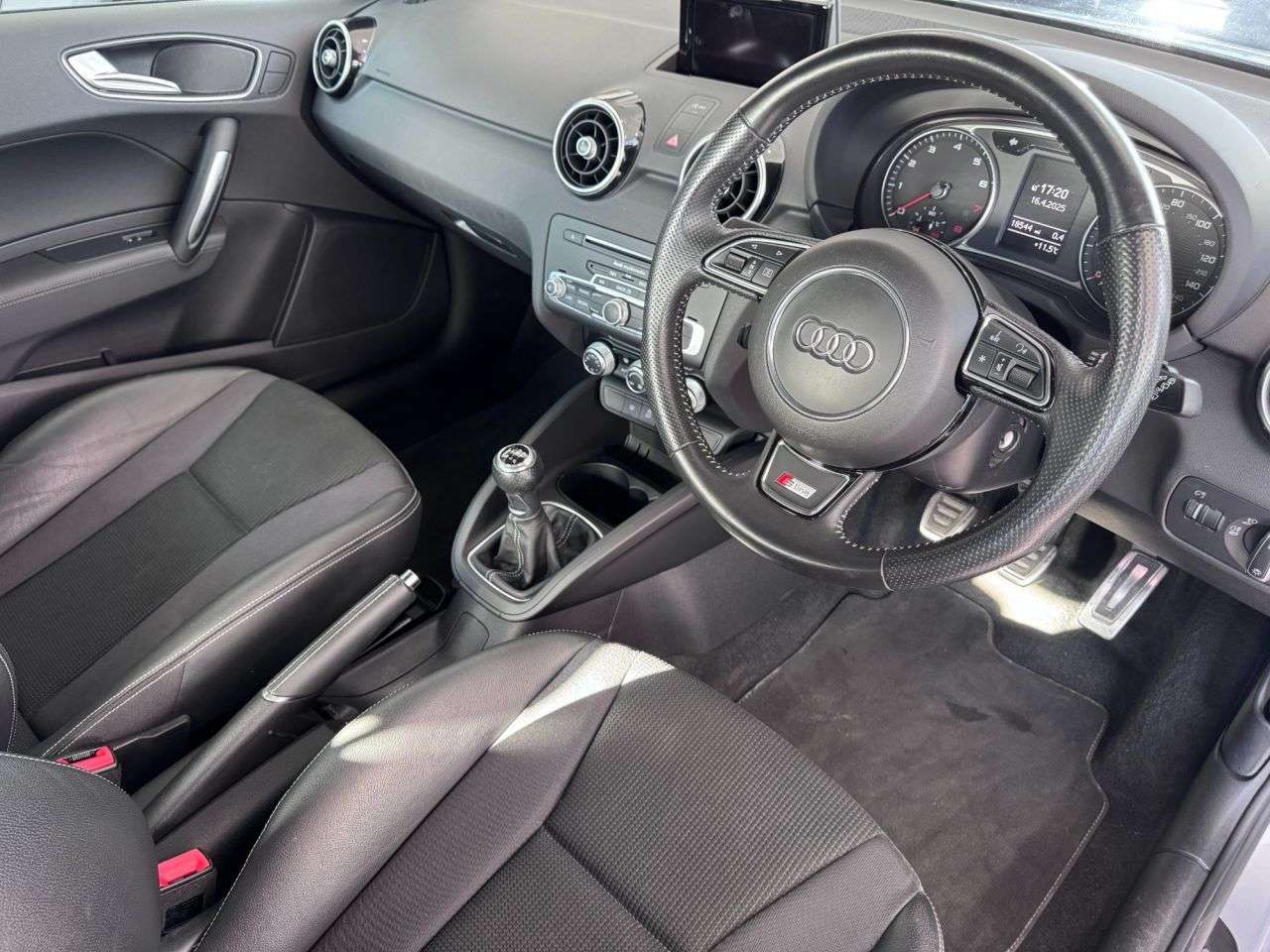 2016 AUDI A1 2016 AUDI A1