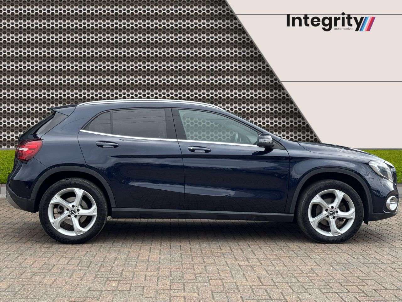 A 2017 MERCEDES-BENZ GLA 2.1 GLA200d Sport (Premium Plus) SUV 5dr Diesel Manual Euro 6 (s/s) (136 ps A 2017 MERCEDES-BENZ GLA 2.1 GLA200d Sport (Premium Plus) SUV 5dr Diesel Manual Euro 6 (s/s) (136 ps