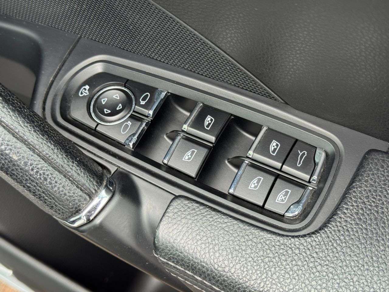 2017 PORSCHE CAYENNE 2017 PORSCHE CAYENNE