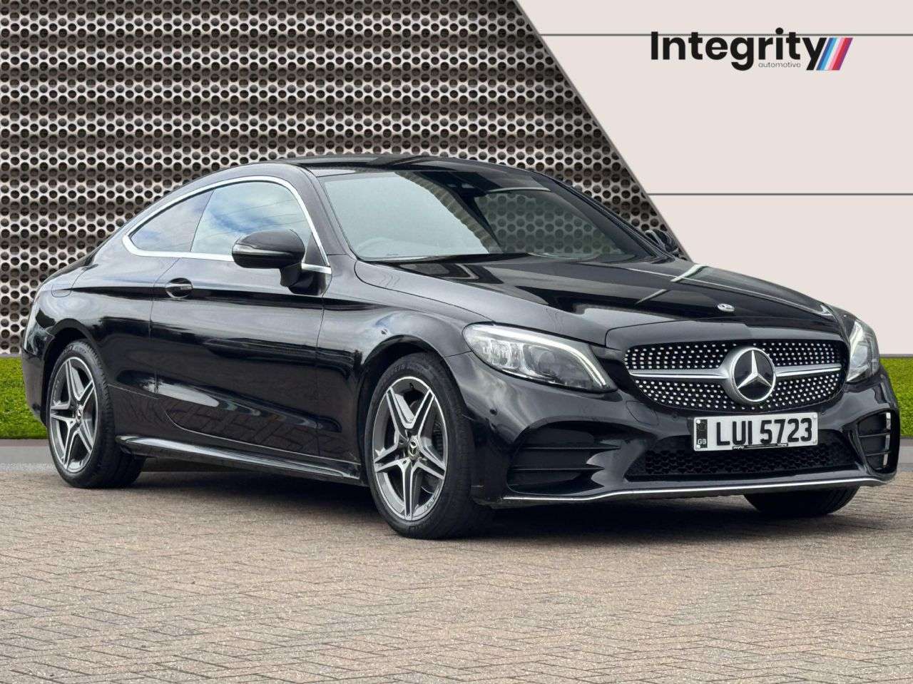 A 2018 MERCEDES-BENZ C-CLASS 2.0 C220d AMG Line (Premium) Coupe 2dr Diesel G-Tronic+ Euro 6 (s/s) (194 p A 2018 MERCEDES-BENZ C-CLASS 2.0 C220d AMG Line (Premium) Coupe 2dr Diesel G-Tronic+ Euro 6 (s/s) (194 p