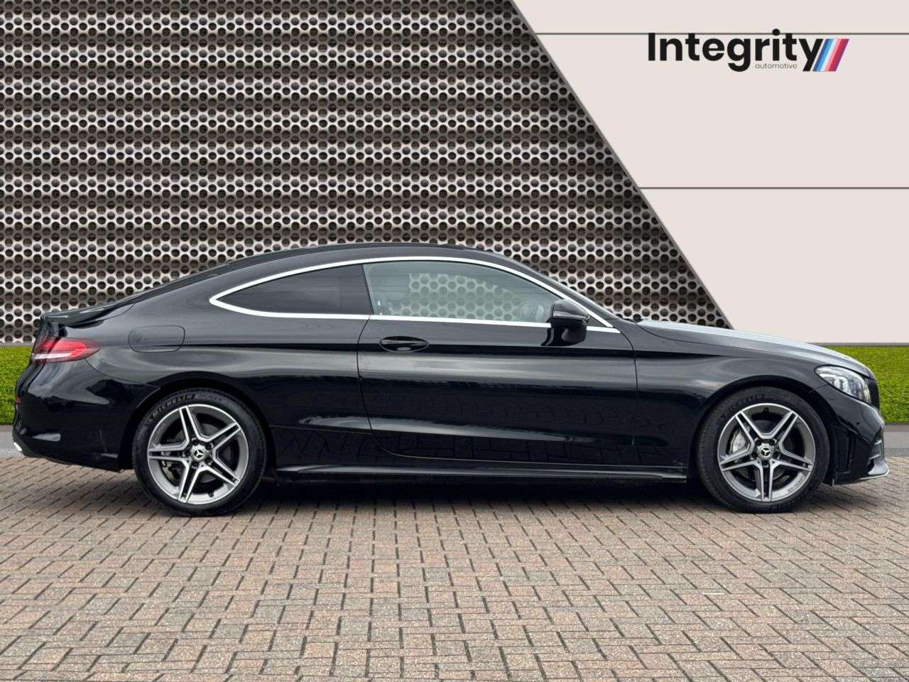 A 2018 MERCEDES-BENZ C-CLASS 2.0 C220d AMG Line (Premium) Coupe 2dr Diesel G-Tronic+ Euro 6 (s/s) (194 p A 2018 MERCEDES-BENZ C-CLASS 2.0 C220d AMG Line (Premium) Coupe 2dr Diesel G-Tronic+ Euro 6 (s/s) (194 p