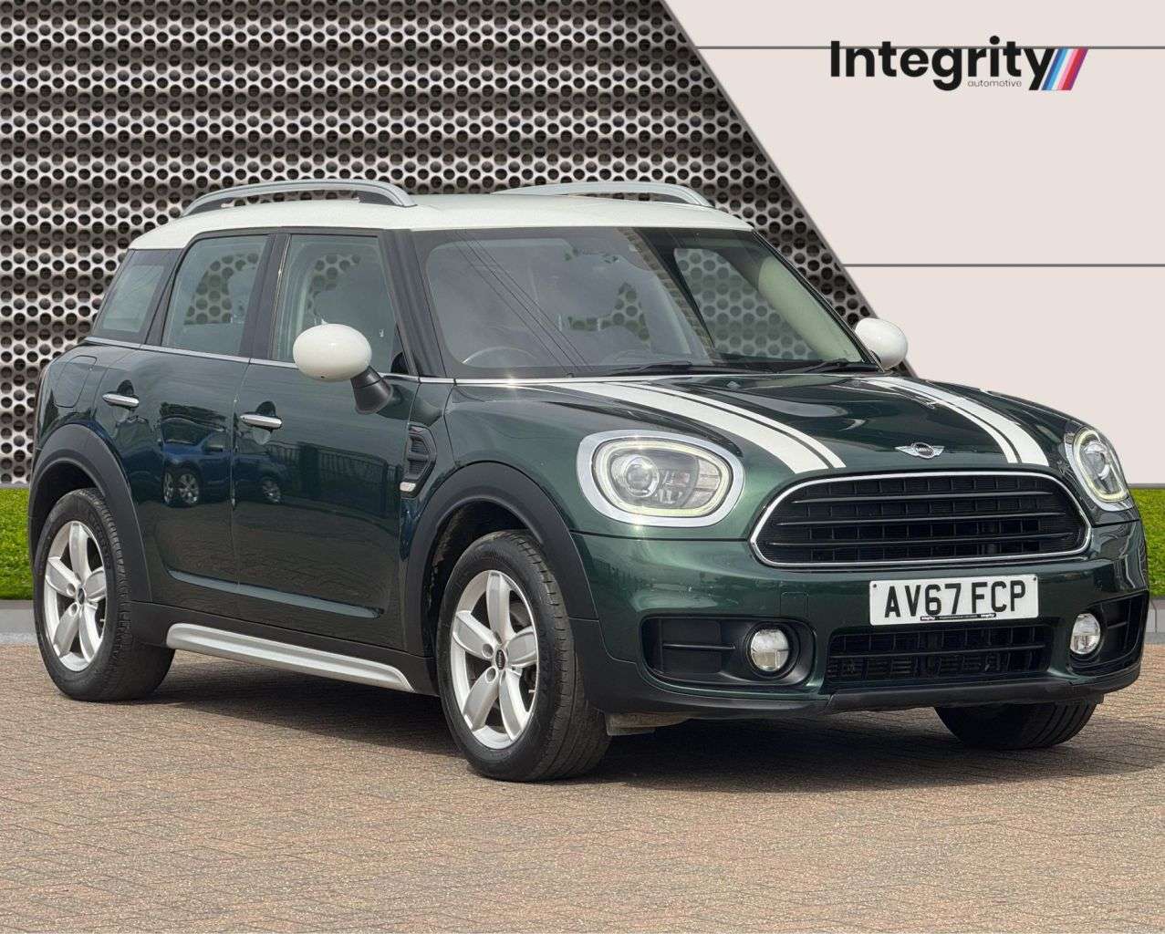 A 2017 MINI COUNTRYMAN 1.5 Cooper SUV 5dr Petrol Manual Euro 6 (s/s) (136 ps) Heated Seats | Chili A 2017 MINI COUNTRYMAN 1.5 Cooper SUV 5dr Petrol Manual Euro 6 (s/s) (136 ps) Heated Seats | Chili