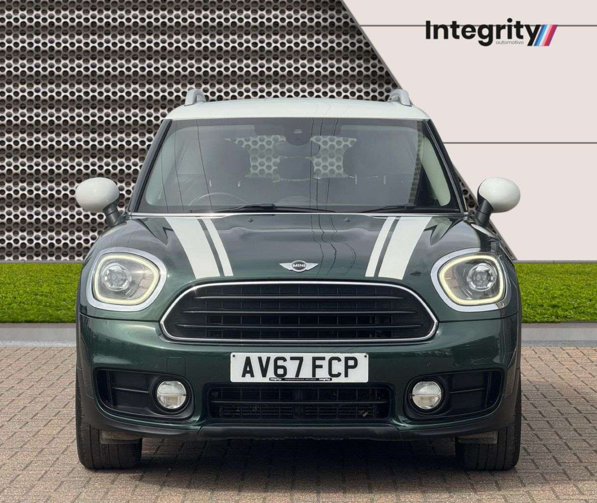 A 2017 MINI COUNTRYMAN 1.5 Cooper SUV 5dr Petrol Manual Euro 6 (s/s) (136 ps) Heated Seats | Chili A 2017 MINI COUNTRYMAN 1.5 Cooper SUV 5dr Petrol Manual Euro 6 (s/s) (136 ps) Heated Seats | Chili