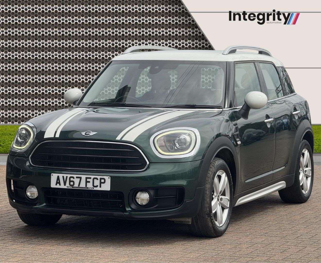 A 2017 MINI COUNTRYMAN 1.5 Cooper SUV 5dr Petrol Manual Euro 6 (s/s) (136 ps) Heated Seats | Chili A 2017 MINI COUNTRYMAN 1.5 Cooper SUV 5dr Petrol Manual Euro 6 (s/s) (136 ps) Heated Seats | Chili