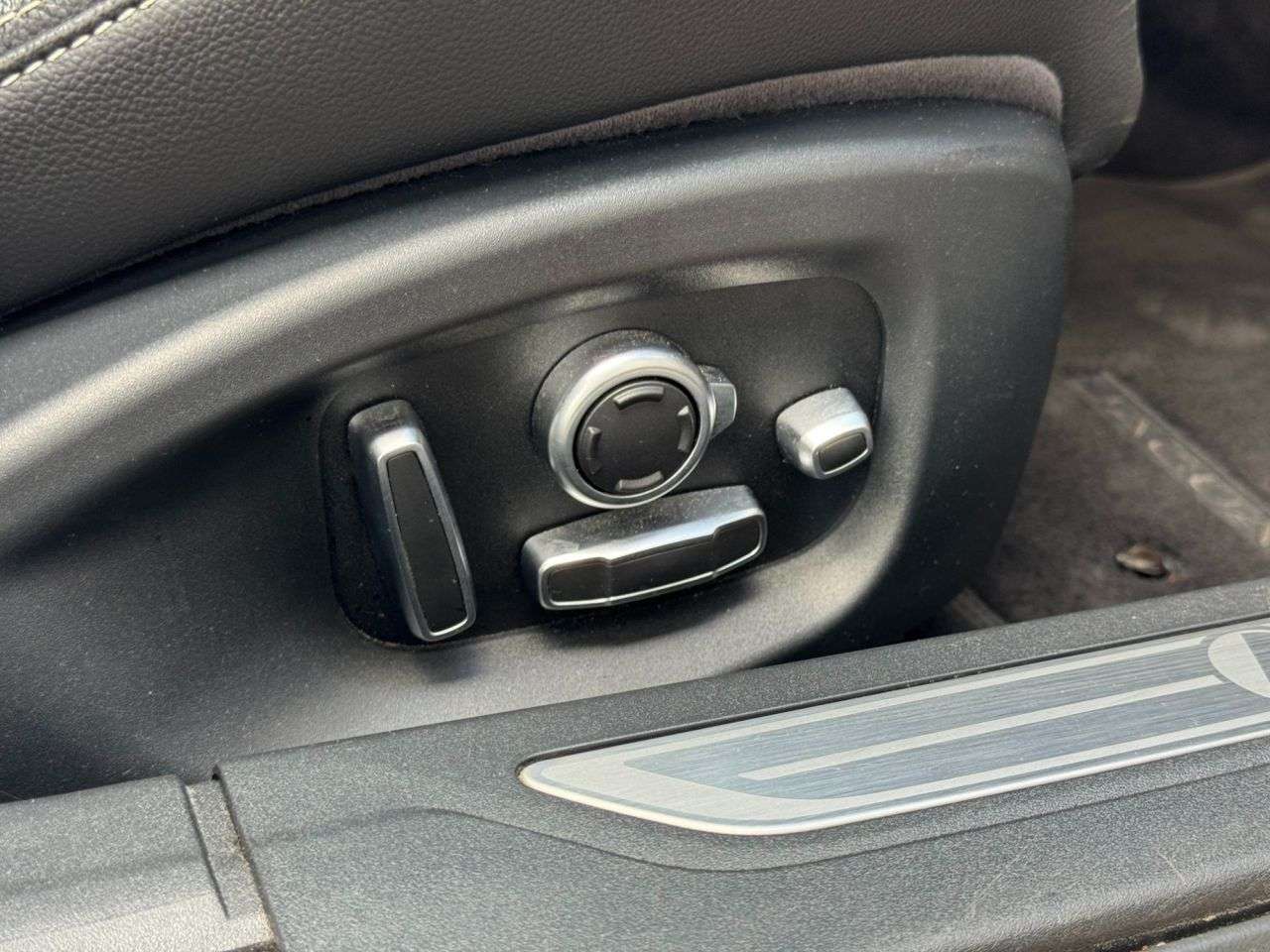 2017 JAGUAR XF 2017 JAGUAR XF