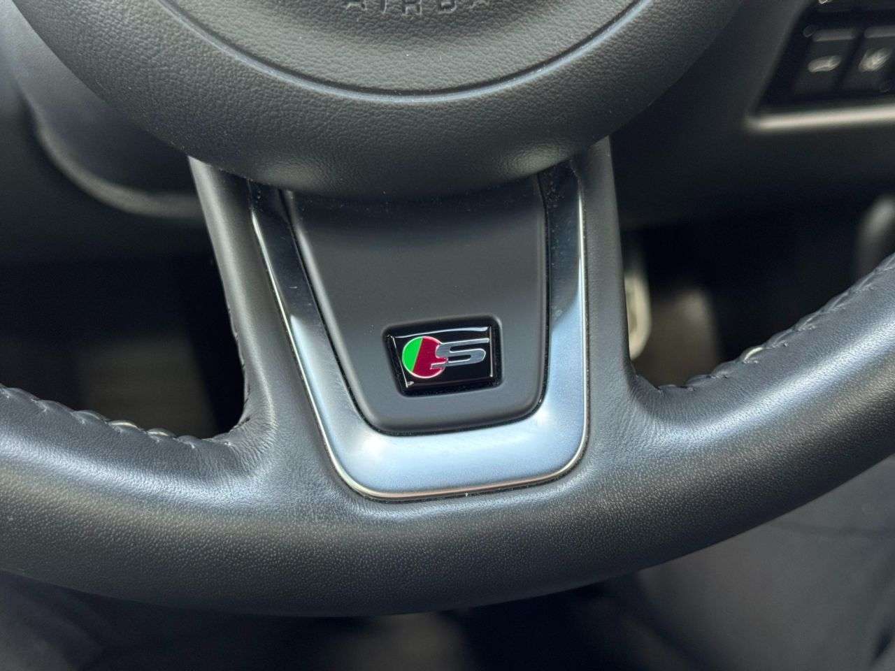 2017 JAGUAR XF 2017 JAGUAR XF