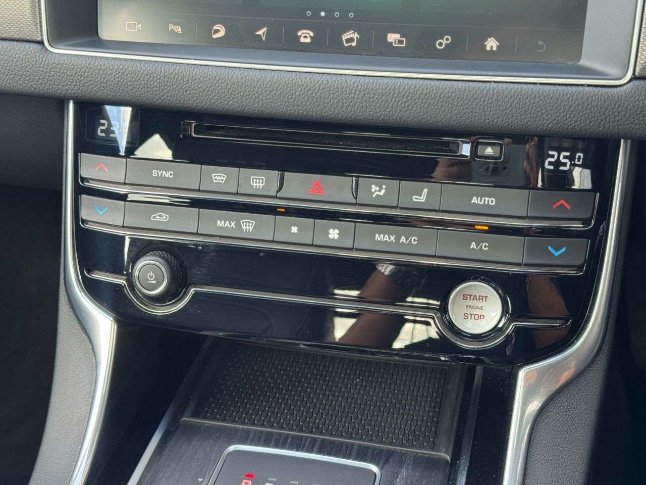 2017 JAGUAR XF 2017 JAGUAR XF