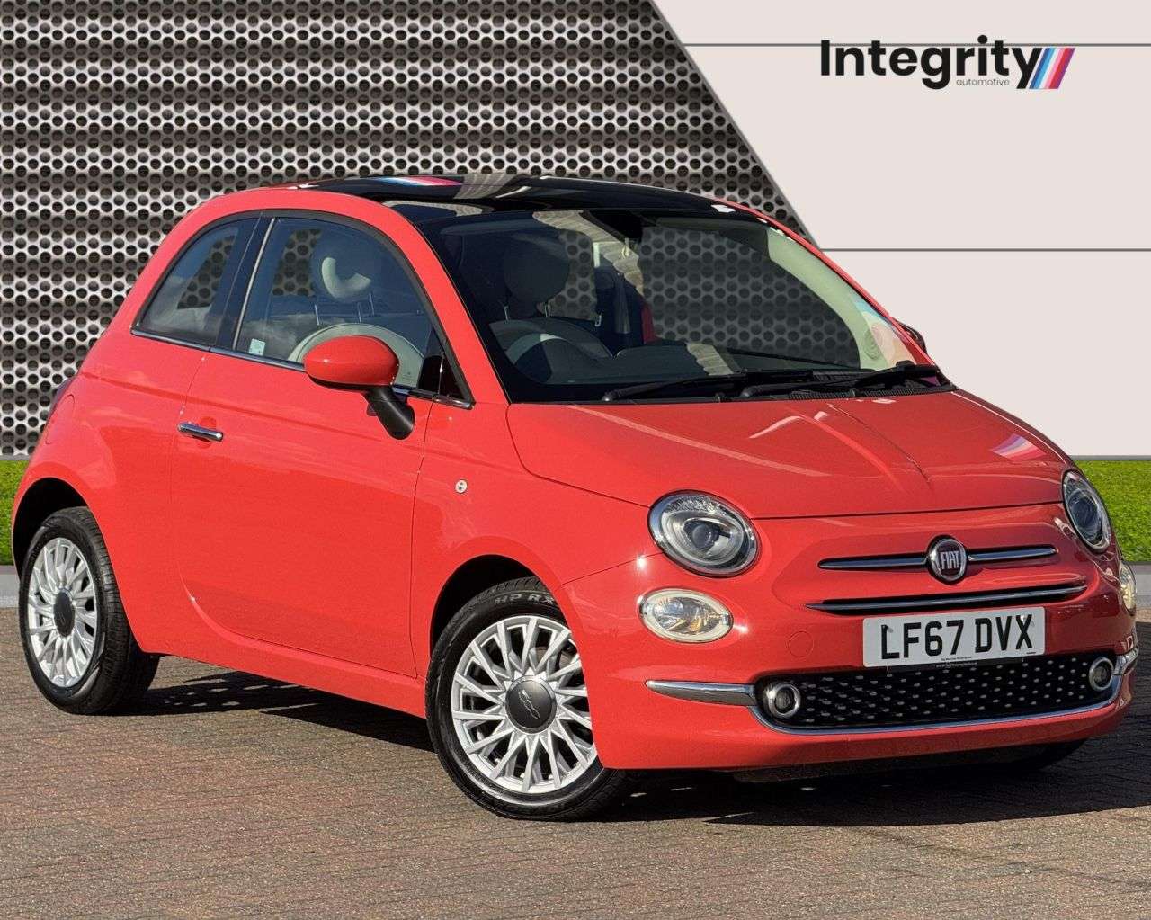 A 2017 FIAT 500 1.2 Lounge Hatchback 3dr Petrol Manual Euro 6 (s/s) (69 bhp) A 2017 FIAT 500 1.2 Lounge Hatchback 3dr Petrol Manual Euro 6 (s/s) (69 bhp)