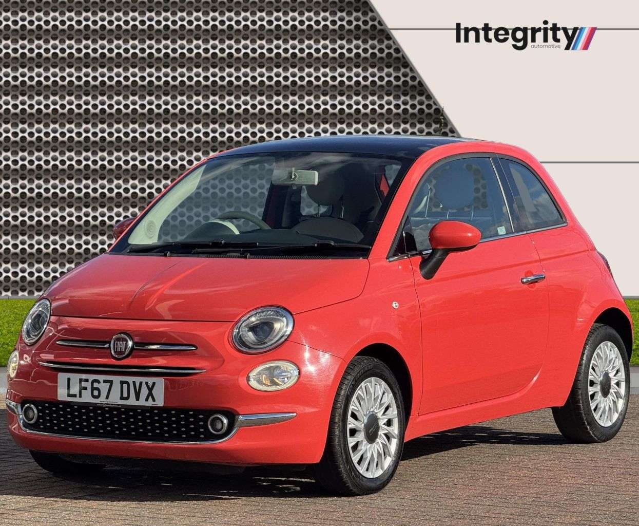 A 2017 FIAT 500 1.2 Lounge Hatchback 3dr Petrol Manual Euro 6 (s/s) (69 bhp) A 2017 FIAT 500 1.2 Lounge Hatchback 3dr Petrol Manual Euro 6 (s/s) (69 bhp)