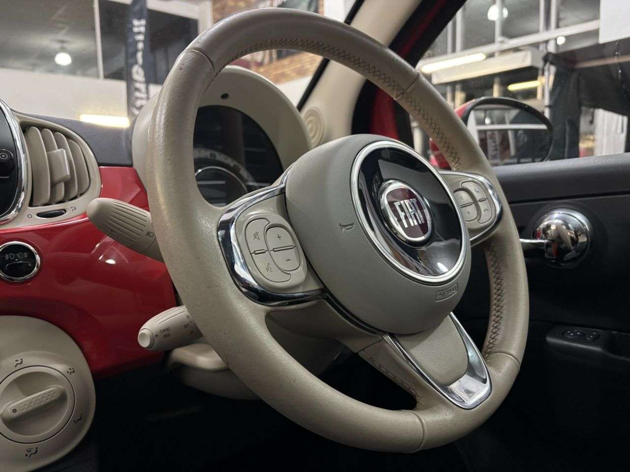 2017 FIAT 500 2017 FIAT 500