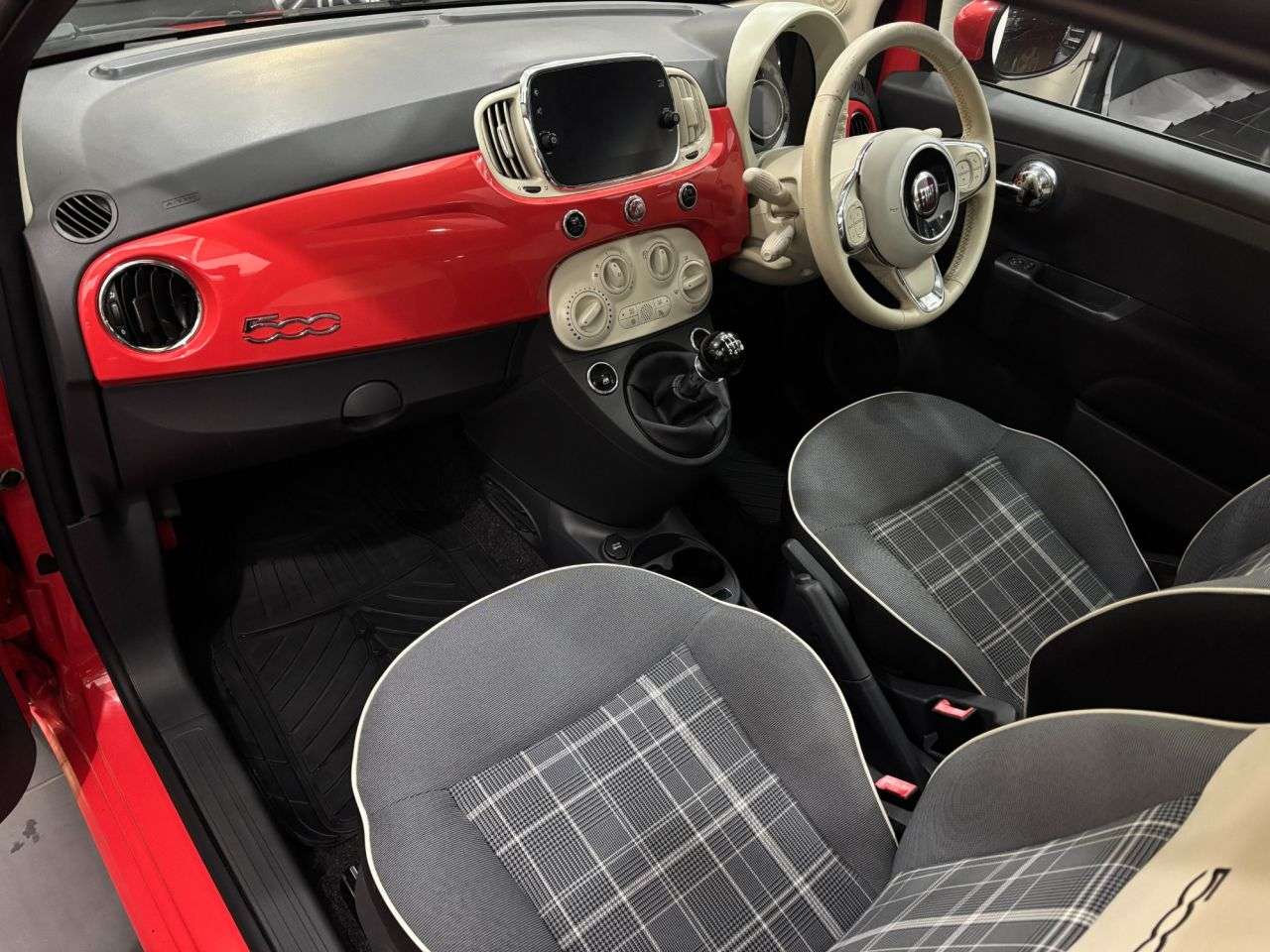 2017 FIAT 500 2017 FIAT 500