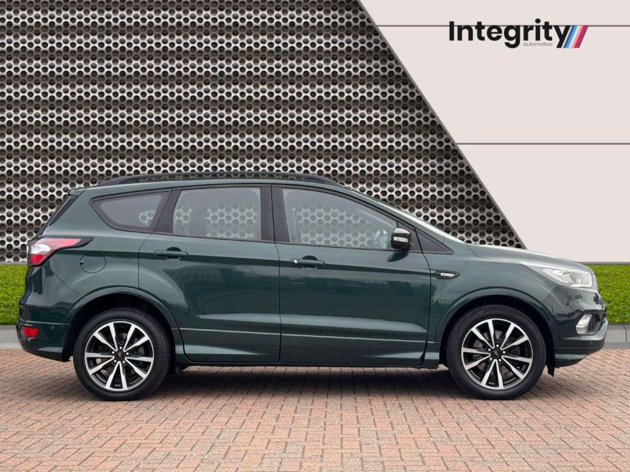 A 2018 FORD KUGA 1.5 TDCi ST-Line SUV 5dr Diesel Manual Euro 6 (s/s) (120 ps) Park Assist | A 2018 FORD KUGA 1.5 TDCi ST-Line SUV 5dr Diesel Manual Euro 6 (s/s) (120 ps) Park Assist |