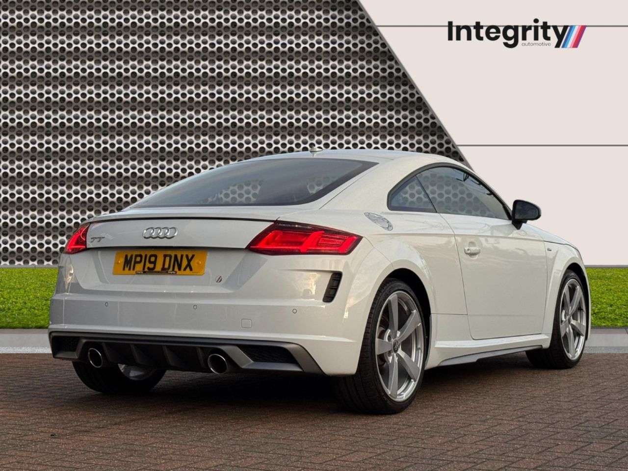 A 2019 AUDI TT 2.0 TFSI 40 S line Coupe 3dr Petrol S Tronic Euro 6 (s/s) (197 ps) Virtual A 2019 AUDI TT 2.0 TFSI 40 S line Coupe 3dr Petrol S Tronic Euro 6 (s/s) (197 ps) Virtual