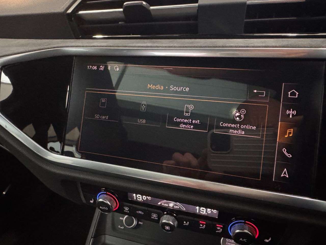 2020 AUDI Q3 2020 AUDI Q3