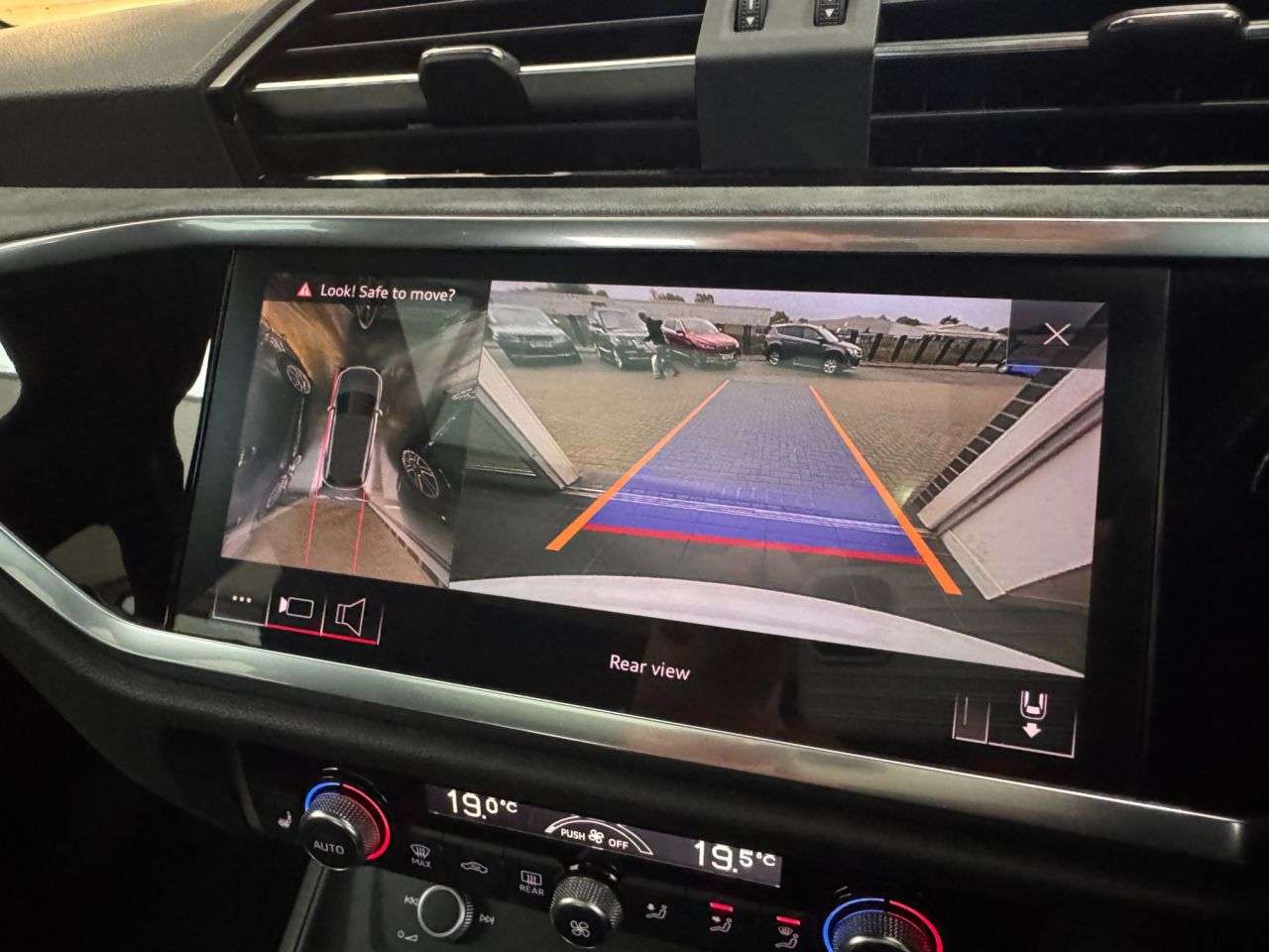 2020 AUDI Q3 2020 AUDI Q3