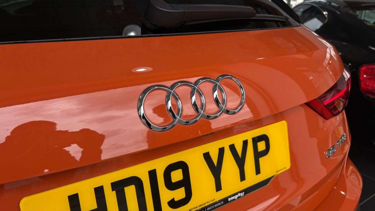 2019 AUDI Q3 2019 AUDI Q3