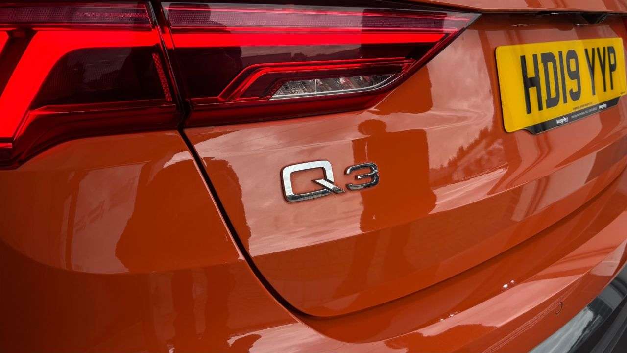 2019 AUDI Q3 2019 AUDI Q3