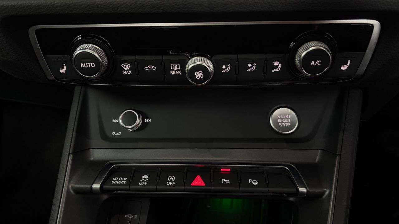 2019 AUDI Q3 2019 AUDI Q3